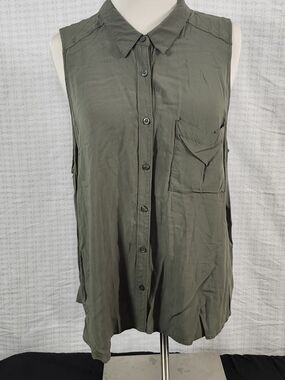 Arizona Jean Company Olive Sleeveless Button-Front Blouse